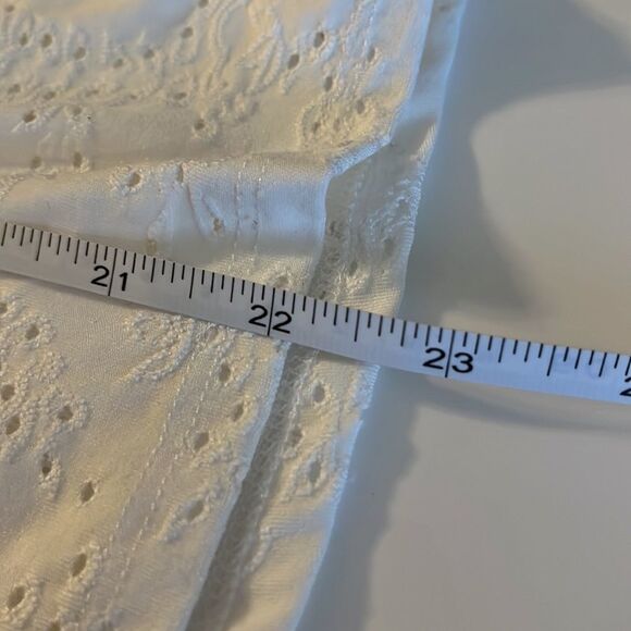W5 white flutter sleeve gathered shoulder open weave top stretchy fabric size M - Picture 10 of 10